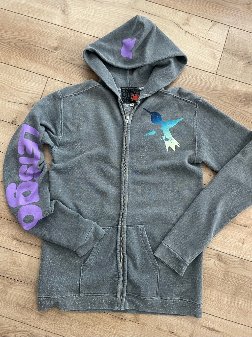 Authentic FREECITY Vintage “Life Nature Love" Hummingbird Zip-Up Hoodie - Size 3